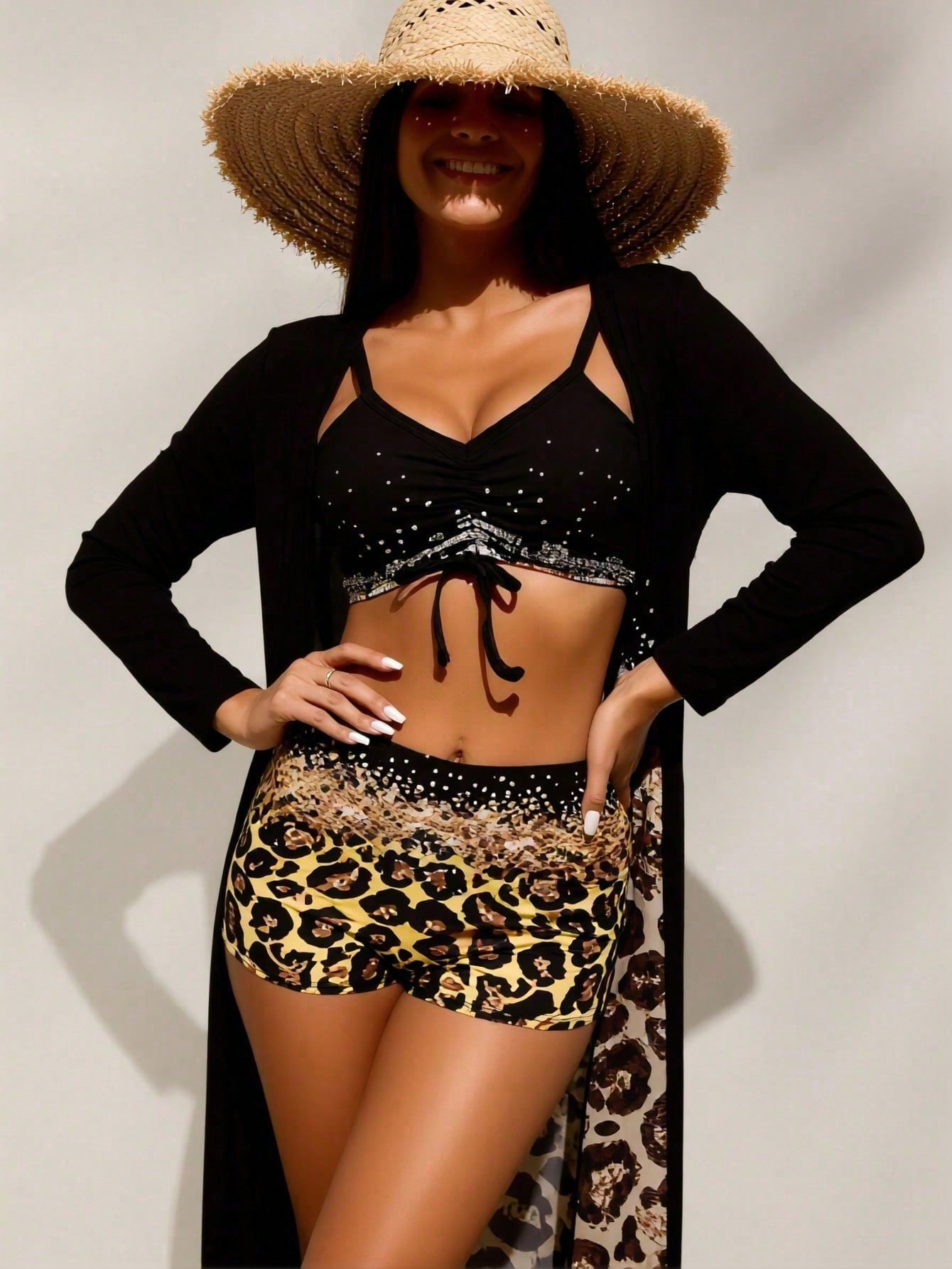Zwarte bikinitop met strass st - Shorts recensie en prijs